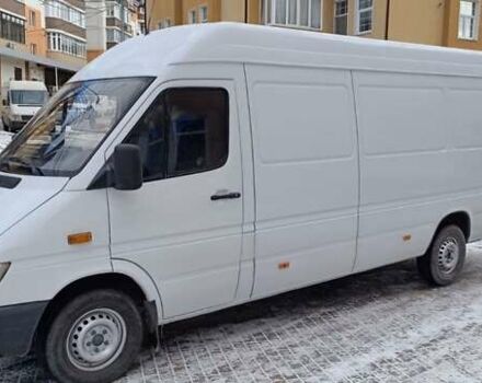 Белый Мерседес Sprinter, объемом двигателя 2.7 л и пробегом 500 тыс. км за 10900 $, фото 1 на Automoto.ua