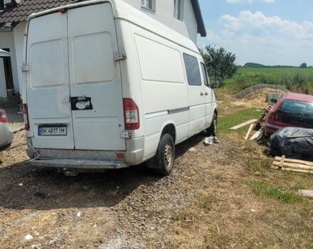 Белый Мерседес Sprinter, объемом двигателя 2.1 л и пробегом 600 тыс. км за 1800 $, фото 1 на Automoto.ua