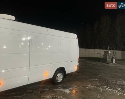 Белый Мерседес Sprinter, объемом двигателя 2.5 л и пробегом 214 тыс. км за 12000 $, фото 4 на Automoto.ua