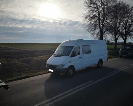 Белый Мерседес Sprinter, объемом двигателя 2.7 л и пробегом 350 тыс. км за 5810 $, фото 1 на Automoto.ua