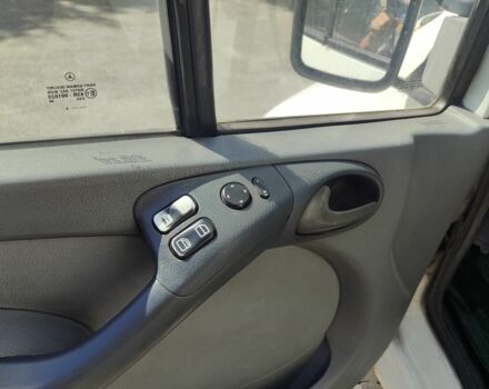 Белый Мерседес Sprinter, объемом двигателя 2 л и пробегом 300 тыс. км за 6000 $, фото 3 на Automoto.ua