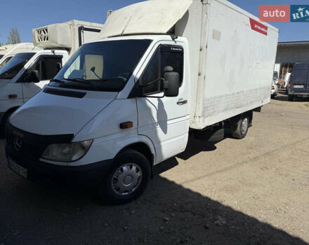 Белый Мерседес Sprinter, объемом двигателя 2.7 л и пробегом 540 тыс. км за 9500 $, фото 2 на Automoto.ua
