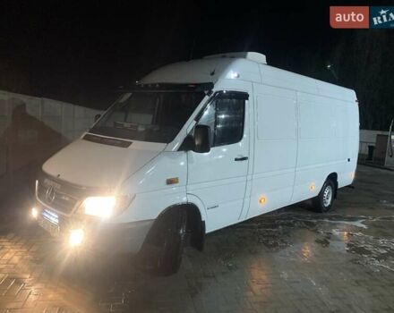 Белый Мерседес Sprinter, объемом двигателя 2.5 л и пробегом 214 тыс. км за 12000 $, фото 1 на Automoto.ua