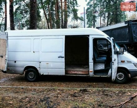 Белый Мерседес Sprinter, объемом двигателя 2.1 л и пробегом 404 тыс. км за 5500 $, фото 4 на Automoto.ua