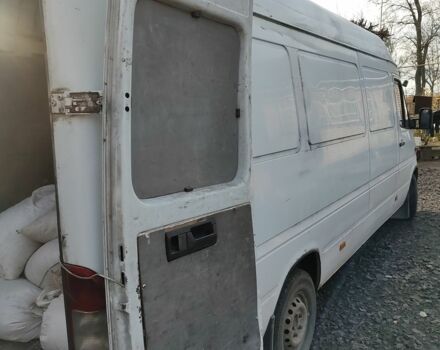Белый Мерседес Sprinter, объемом двигателя 2.1 л и пробегом 600 тыс. км за 8500 $, фото 2 на Automoto.ua