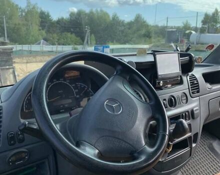 Белый Мерседес Sprinter, объемом двигателя 2.2 л и пробегом 700 тыс. км за 10500 $, фото 2 на Automoto.ua
