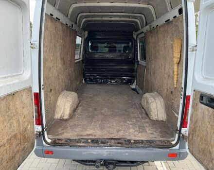 Белый Мерседес Sprinter, объемом двигателя 2.2 л и пробегом 450 тыс. км за 3400 $, фото 3 на Automoto.ua