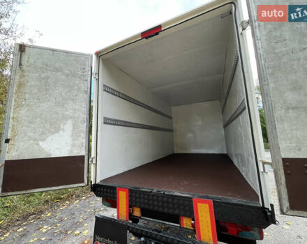 Белый Мерседес Sprinter, объемом двигателя 2.7 л и пробегом 430 тыс. км за 13500 $, фото 61 на Automoto.ua
