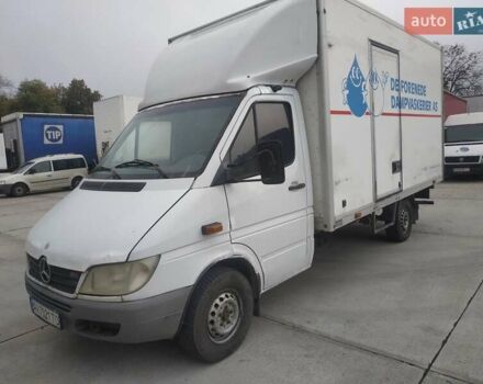Белый Мерседес Sprinter, объемом двигателя 2.69 л и пробегом 565 тыс. км за 5000 $, фото 1 на Automoto.ua