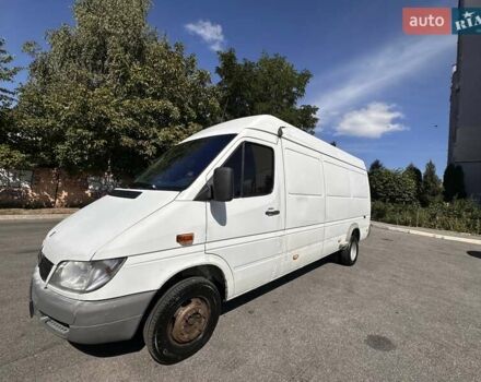 Белый Мерседес Sprinter, объемом двигателя 2.2 л и пробегом 832 тыс. км за 8200 $, фото 4 на Automoto.ua
