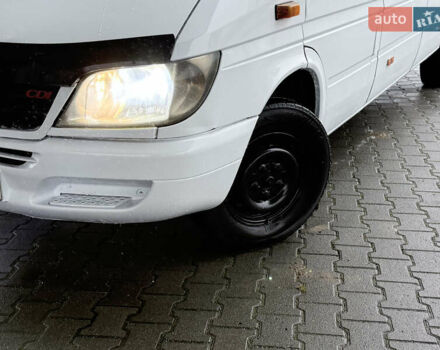 Белый Мерседес Sprinter, объемом двигателя 2.15 л и пробегом 480 тыс. км за 7400 $, фото 2 на Automoto.ua