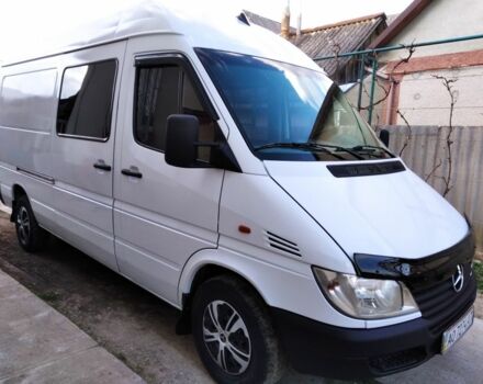 Белый Мерседес Sprinter, объемом двигателя 2.2 л и пробегом 570 тыс. км за 7700 $, фото 2 на Automoto.ua