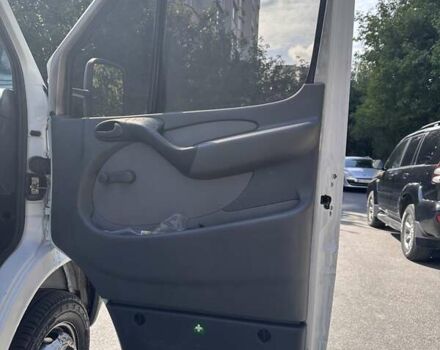 Белый Мерседес Sprinter, объемом двигателя 2.2 л и пробегом 832 тыс. км за 8200 $, фото 64 на Automoto.ua