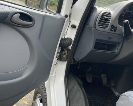 Белый Мерседес Sprinter, объемом двигателя 2.7 л и пробегом 430 тыс. км за 13500 $, фото 43 на Automoto.ua