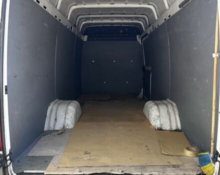 Белый Мерседес Sprinter, объемом двигателя 2.7 л и пробегом 273 тыс. км за 19500 $, фото 4 на Automoto.ua