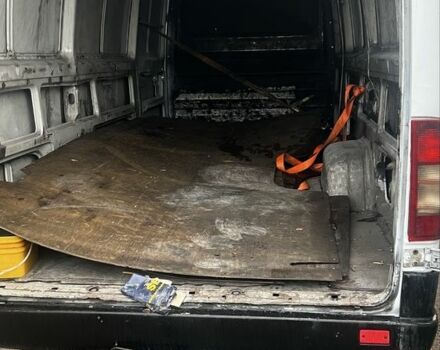Мерседес Sprinter 2005 в Кривом Роге на Automoto.ua Белый Мерседес Sprinter, объемом двигателя 0 л и пробегом 441 тыс. км за 6200 $, фото 4 на Automoto.ua