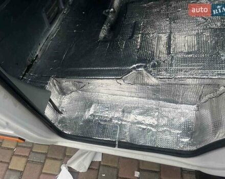 Белый Мерседес Sprinter, объемом двигателя 2.5 л и пробегом 214 тыс. км за 12000 $, фото 18 на Automoto.ua