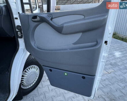 Белый Мерседес Sprinter, объемом двигателя 2.2 л и пробегом 341 тыс. км за 6900 $, фото 21 на Automoto.ua