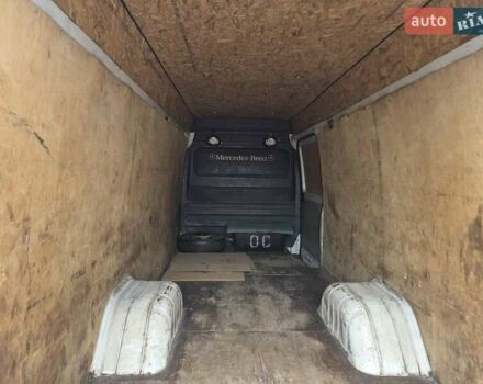 Белый Мерседес Sprinter, объемом двигателя 2.7 л и пробегом 350 тыс. км за 18900 $, фото 28 на Automoto.ua