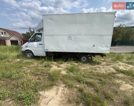 Белый Мерседес Sprinter, объемом двигателя 2.69 л и пробегом 500 тыс. км за 11000 $, фото 1 на Automoto.ua