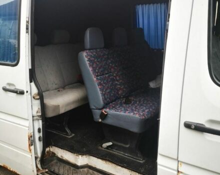 Белый Мерседес Sprinter, объемом двигателя 2.7 л и пробегом 350 тыс. км за 5810 $, фото 5 на Automoto.ua