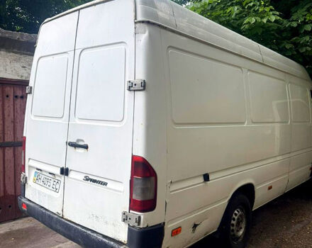 Белый Мерседес Sprinter, объемом двигателя 2.2 л и пробегом 420 тыс. км за 6000 $, фото 1 на Automoto.ua
