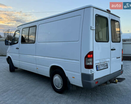 Белый Мерседес Sprinter, объемом двигателя 2.2 л и пробегом 341 тыс. км за 6900 $, фото 4 на Automoto.ua