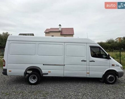 Белый Мерседес Sprinter, объемом двигателя 2.7 л и пробегом 350 тыс. км за 18900 $, фото 2 на Automoto.ua