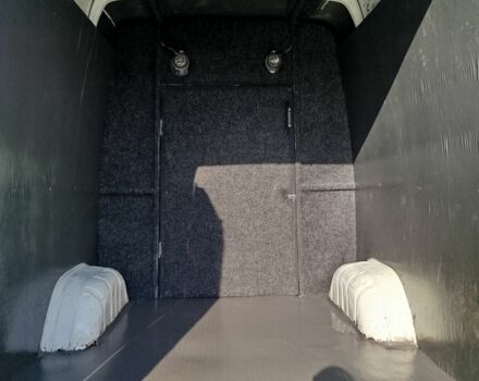 Белый Мерседес Sprinter, объемом двигателя 2.1 л и пробегом 390 тыс. км за 12000 $, фото 6 на Automoto.ua