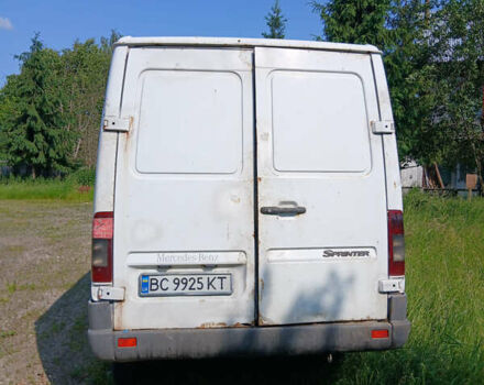 Белый Мерседес Sprinter, объемом двигателя 2.15 л и пробегом 360 тыс. км за 4900 $, фото 3 на Automoto.ua