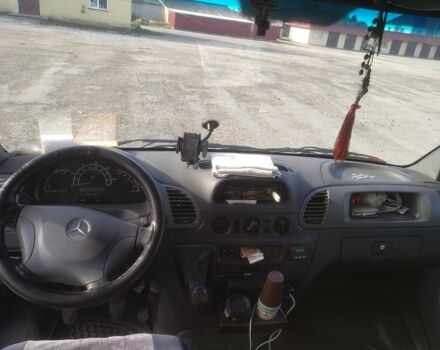 Белый Мерседес Sprinter, объемом двигателя 2.2 л и пробегом 350 тыс. км за 5500 $, фото 3 на Automoto.ua