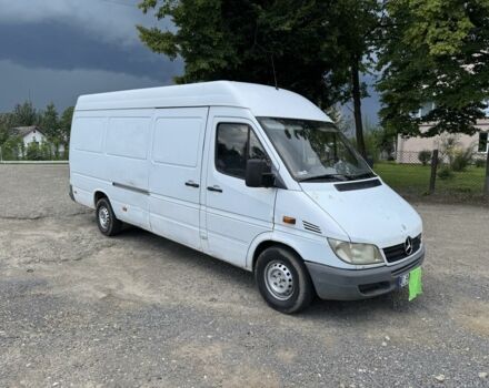Белый Мерседес Sprinter, объемом двигателя 2.2 л и пробегом 410 тыс. км за 4200 $, фото 2 на Automoto.ua