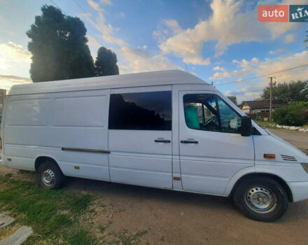 Белый Мерседес Sprinter, объемом двигателя 2.7 л и пробегом 874 тыс. км за 8500 $, фото 3 на Automoto.ua