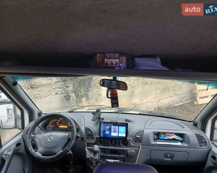 Белый Мерседес Sprinter, объемом двигателя 2.2 л и пробегом 450 тыс. км за 11000 $, фото 2 на Automoto.ua