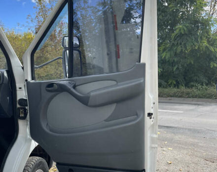 Белый Мерседес Sprinter, объемом двигателя 2.7 л и пробегом 430 тыс. км за 13500 $, фото 52 на Automoto.ua