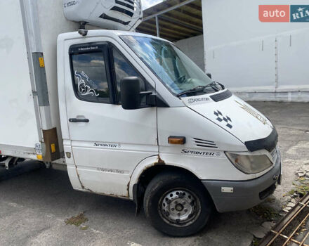 Белый Мерседес Sprinter, объемом двигателя 2.15 л и пробегом 800 тыс. км за 8500 $, фото 2 на Automoto.ua