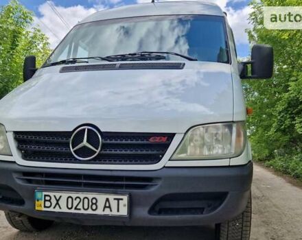 Белый Мерседес Sprinter, объемом двигателя 2.2 л и пробегом 420 тыс. км за 9550 $, фото 3 на Automoto.ua