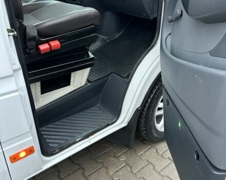 Белый Мерседес Sprinter, объемом двигателя 2.1 л и пробегом 850 тыс. км за 10500 $, фото 18 на Automoto.ua