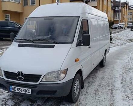 Белый Мерседес Sprinter, объемом двигателя 2.7 л и пробегом 500 тыс. км за 10900 $, фото 2 на Automoto.ua