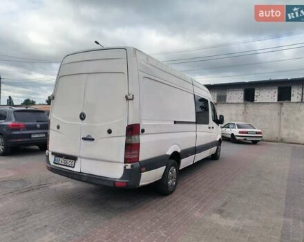 Белый Мерседес Sprinter, объемом двигателя 2.1 л и пробегом 692 тыс. км за 5600 $, фото 4 на Automoto.ua