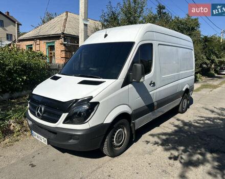 Белый Мерседес Sprinter, объемом двигателя 2.15 л и пробегом 415 тыс. км за 13000 $, фото 1 на Automoto.ua