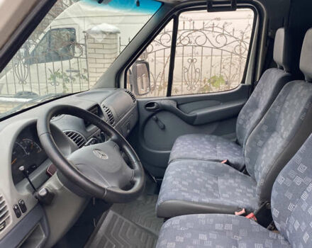 Белый Мерседес Sprinter, объемом двигателя 2.7 л и пробегом 422 тыс. км за 10000 $, фото 9 на Automoto.ua