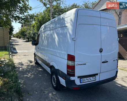Белый Мерседес Sprinter, объемом двигателя 2.15 л и пробегом 415 тыс. км за 13000 $, фото 3 на Automoto.ua