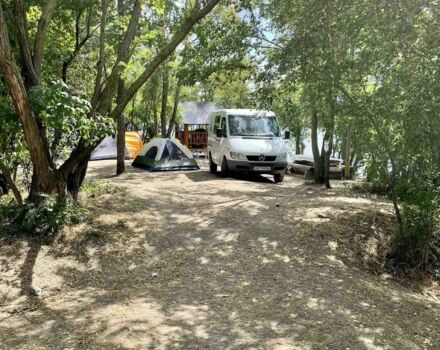 Белый Мерседес Sprinter, объемом двигателя 2.1 л и пробегом 326 тыс. км за 7500 $, фото 3 на Automoto.ua