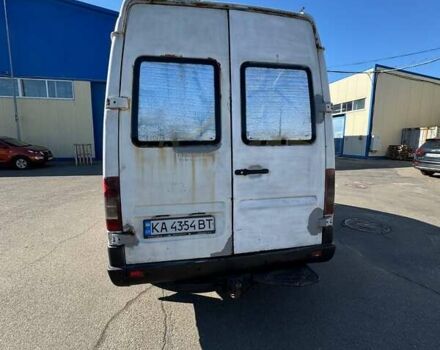 Белый Мерседес Sprinter, объемом двигателя 2.15 л и пробегом 410 тыс. км за 4800 $, фото 4 на Automoto.ua