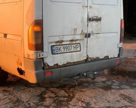 Белый Мерседес Sprinter, объемом двигателя 2.2 л и пробегом 438 тыс. км за 4799 $, фото 4 на Automoto.ua