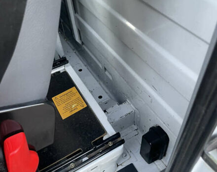 Белый Мерседес Sprinter, объемом двигателя 2.7 л и пробегом 590 тыс. км за 16900 $, фото 18 на Automoto.ua