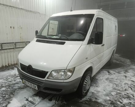 Белый Мерседес Sprinter, объемом двигателя 2.1 л и пробегом 326 тыс. км за 7500 $, фото 4 на Automoto.ua