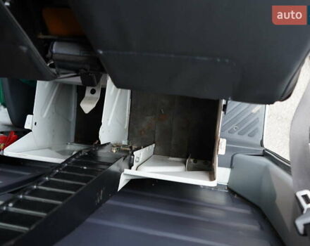 Белый Мерседес Sprinter, объемом двигателя 2.1 л и пробегом 480 тыс. км за 13500 $, фото 47 на Automoto.ua