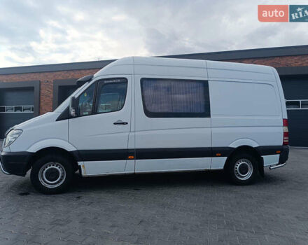 Белый Мерседес Sprinter, объемом двигателя 2.15 л и пробегом 320 тыс. км за 11200 $, фото 4 на Automoto.ua